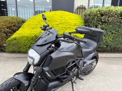 2015 DUCATI DIAVEL DARK STEALTH Black