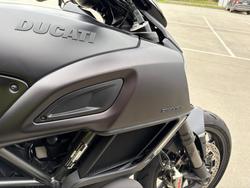 2015 DUCATI DIAVEL DARK STEALTH Black
