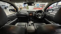 2023 Nissan Navara ST-X