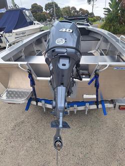 2025 QUINTREX 420 Busta