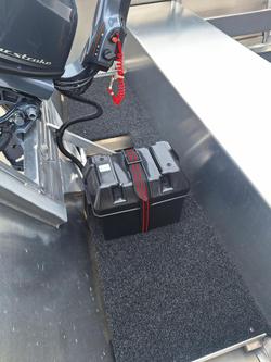 2025 QUINTREX 420 Busta