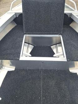 2025 QUINTREX 420 Busta