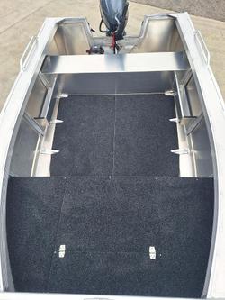 2025 QUINTREX 420 Busta