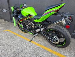 2024 Kawasaki NINJA 400 ZX-4RR KRT GREEN