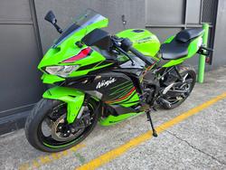 2024 Kawasaki NINJA 400 ZX-4RR KRT GREEN