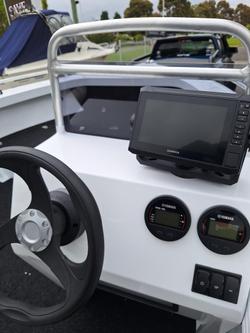 2025 QUINTREX 490 Renegade SC