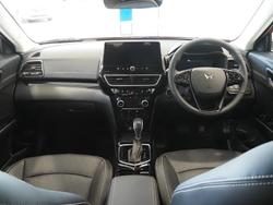 2025 Mahindra XUV3XO AX7L