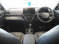 2025 Mahindra XUV3XO AX7L