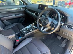 2025 Mazda CX-5 G25 Akera