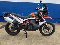 KTM 890 Adventure R Road