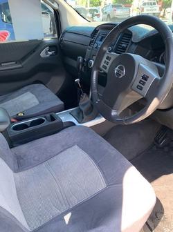 2013 Nissan Navara ST