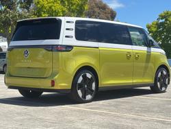 2025 Volkswagen ID. Buzz Pro BEV560