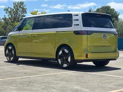 2025 Volkswagen ID. Buzz Pro BEV560