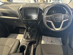 2025 ISUZU D-MAX SX