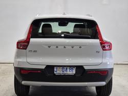 2020 Volvo XC40 T4 Momentum MY20 Ice White