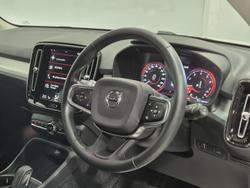 2020 Volvo XC40 T4 Momentum MY20 Ice White