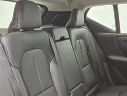 2020 Volvo XC40 T4 Momentum MY20 Ice White