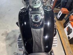 2012 Harley-davidson FLD SWITCHBACK Black