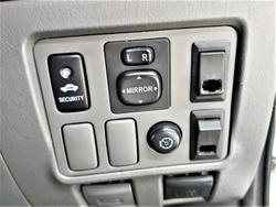 2012 Toyota Hilux SR KUN26R MY12 4X4 Glacier White