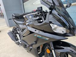 2022 Yamaha YZF-R3 Black