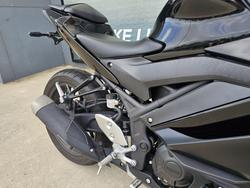 2022 Yamaha YZF-R3 Black