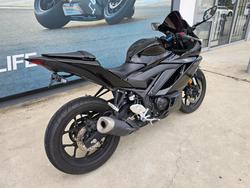 2022 Yamaha YZF-R3 Black