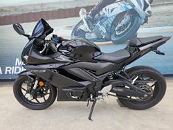 2022 Yamaha YZF-R3 Black