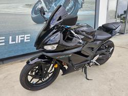 2022 Yamaha YZF-R3 Black