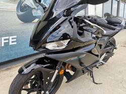2022 Yamaha YZF-R3 Black