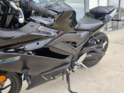 2022 Yamaha YZF-R3 Black