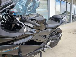 2022 Yamaha YZF-R3 Black