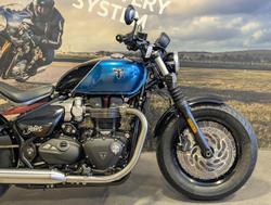 2026 Triumph Bonneville Bobber Bobber Blue