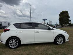 2016 Toyota Corolla Ascent Sport