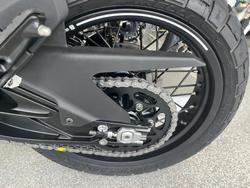 2025 HUSQVARNA SVARTPILEN 401 TUNDRA GREY