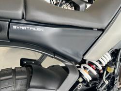 2025 HUSQVARNA SVARTPILEN 401 TUNDRA GREY