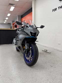 2024 YAMAHA YZF-R7LA grey