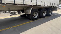 2015 Krueger 24P Straight Insulated Curtain Sider White