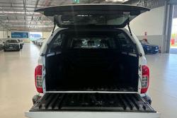 2022 Nissan Navara SL