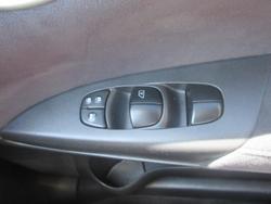 2013 Nissan Pulsar ST