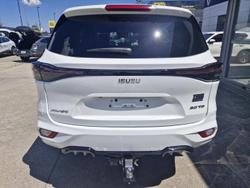 2025 Isuzu MU-X LS-T