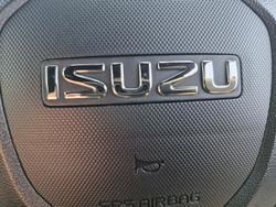 2025 Isuzu D-MAX X-TERRAIN