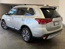 2020 Mitsubishi Outlander LS