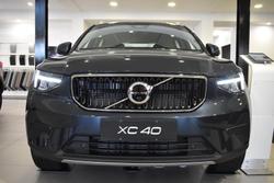 2025 Volvo XC40 Plus B4