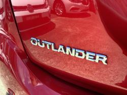 2020 Mitsubishi Outlander ES