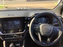 2025 Isuzu MU-X LS-T