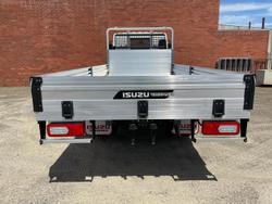 2025 Isuzu Nlr 45-150