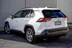 2019 Toyota RAV4 GXL MXAA52R Glacier White