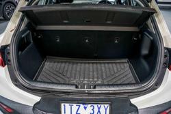 2021 Kia Stonic Sport YB MY21 Clear White