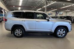 2024 Toyota Landcruiser Sahara