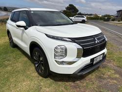 2025 Mitsubishi Outlander LS